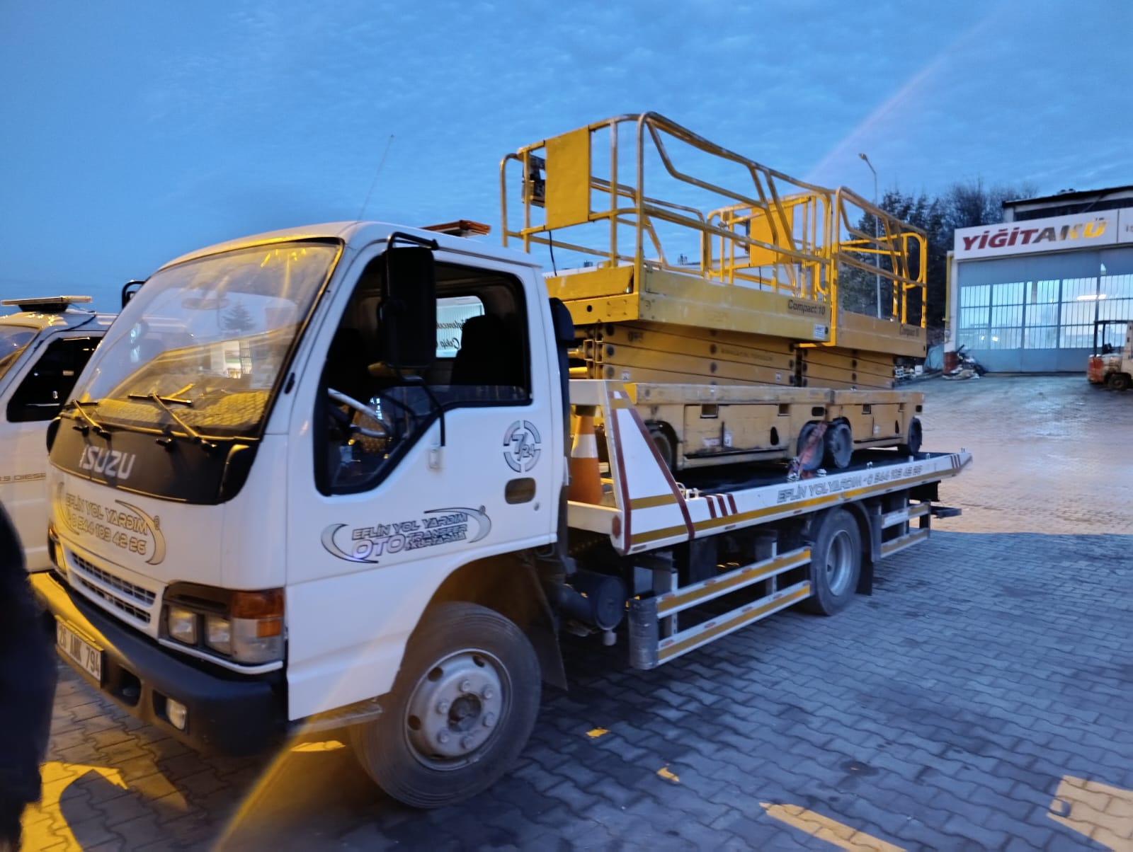 Eflin Oto Kurtarıcı Vinç Çekici Hizmeti