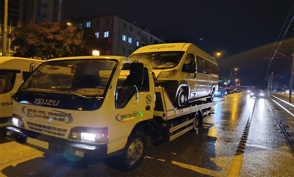 Eflin Oto Kurtarıcı Servis Aracı Hizmeti